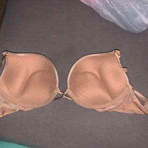 VS bombshell bra. In good condition 34C